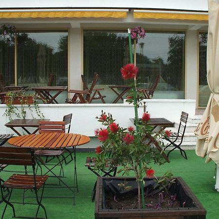 Hotel Condor Mamaia Extérieur photo