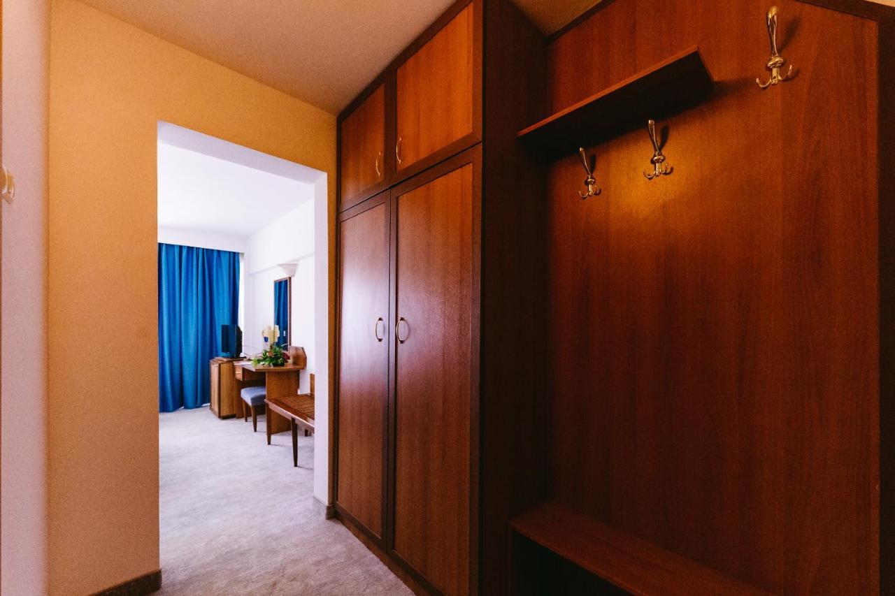 Hotel Condor Mamaia Extérieur photo