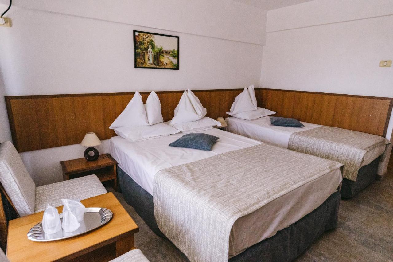 Hotel Condor Mamaia Extérieur photo