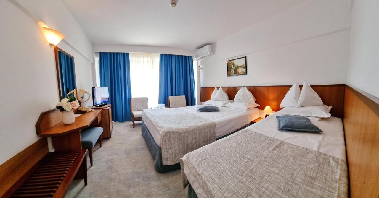 Hotel Condor Mamaia Extérieur photo
