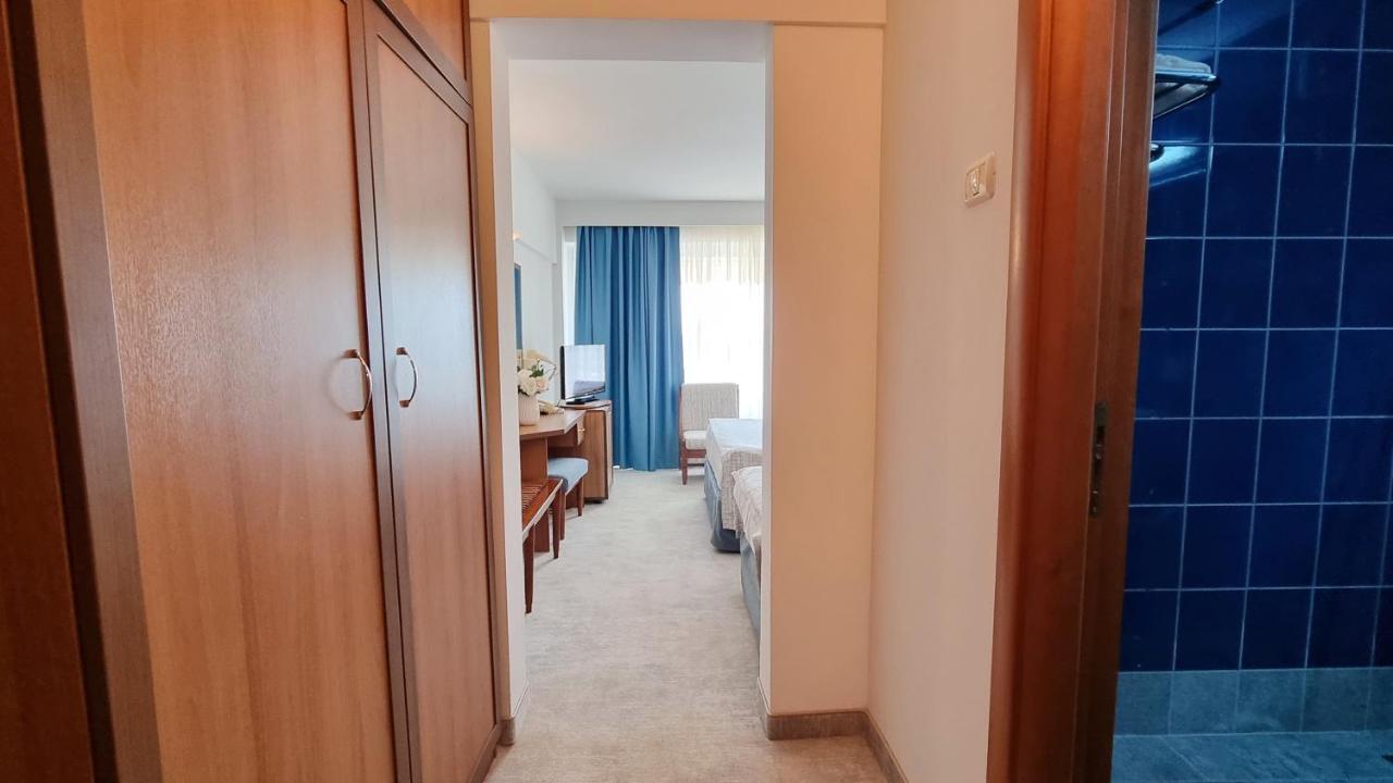 Hotel Condor Mamaia Extérieur photo