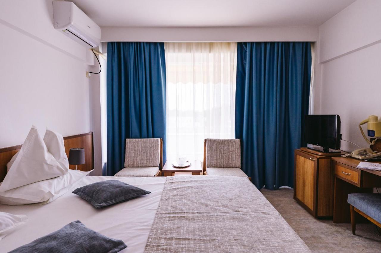 Hotel Condor Mamaia Extérieur photo