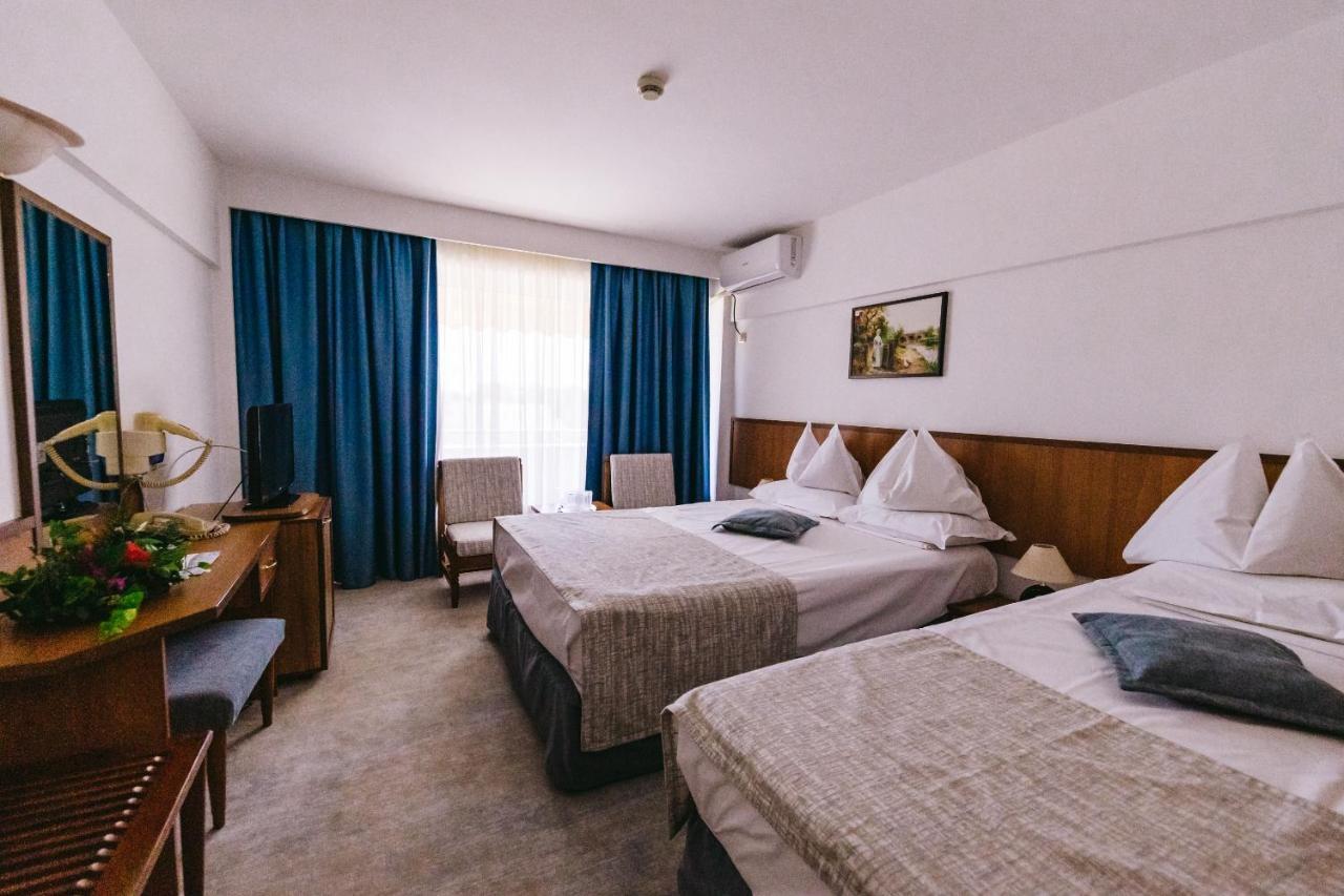 Hotel Condor Mamaia Extérieur photo