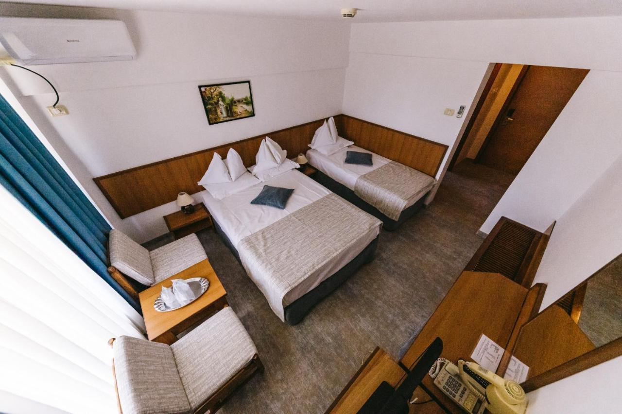 Hotel Condor Mamaia Extérieur photo