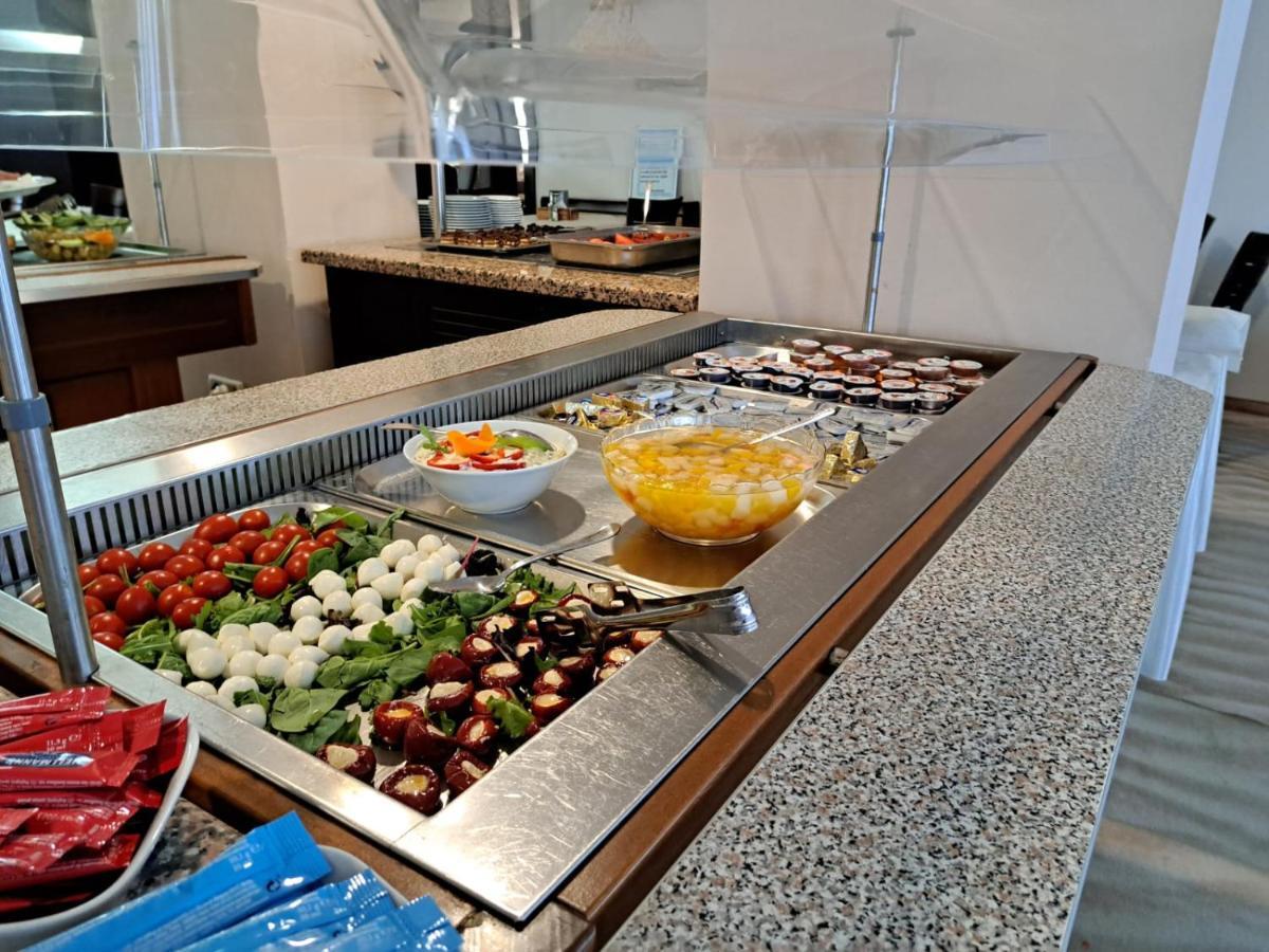 Hotel Condor Mamaia Extérieur photo