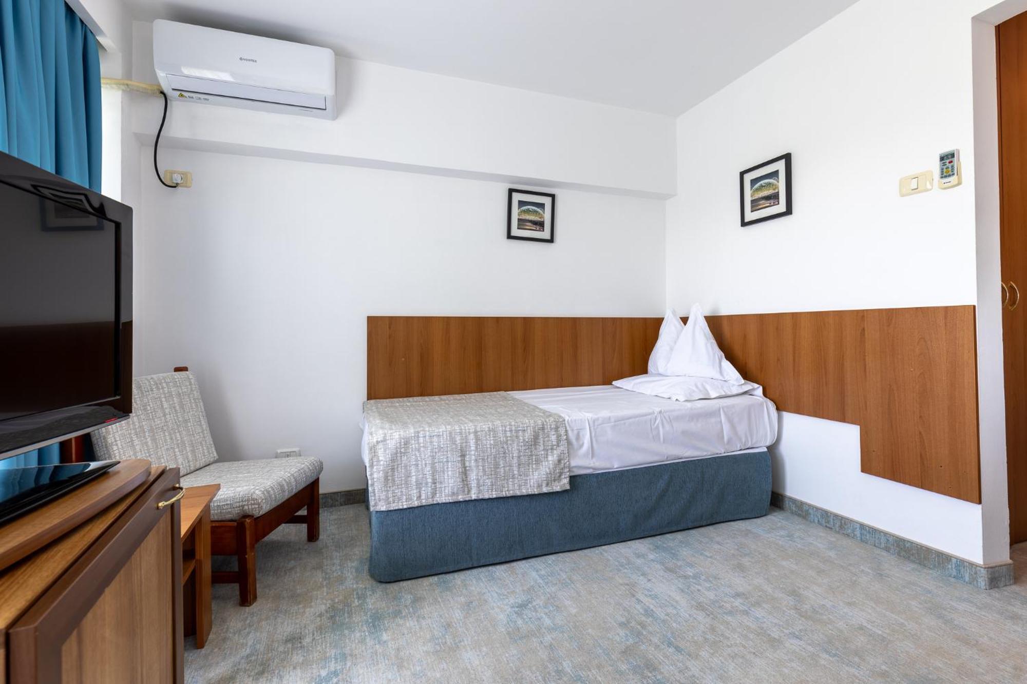 Hotel Condor Mamaia Extérieur photo