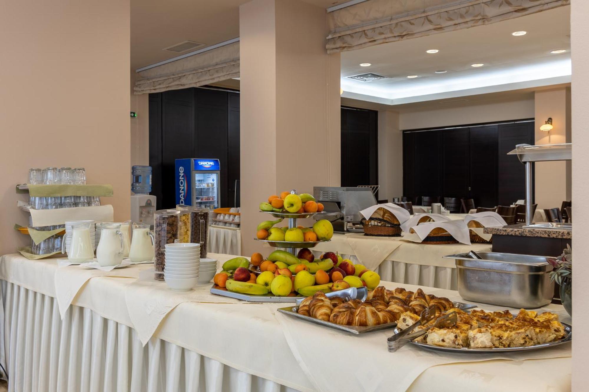 Hotel Condor Mamaia Extérieur photo
