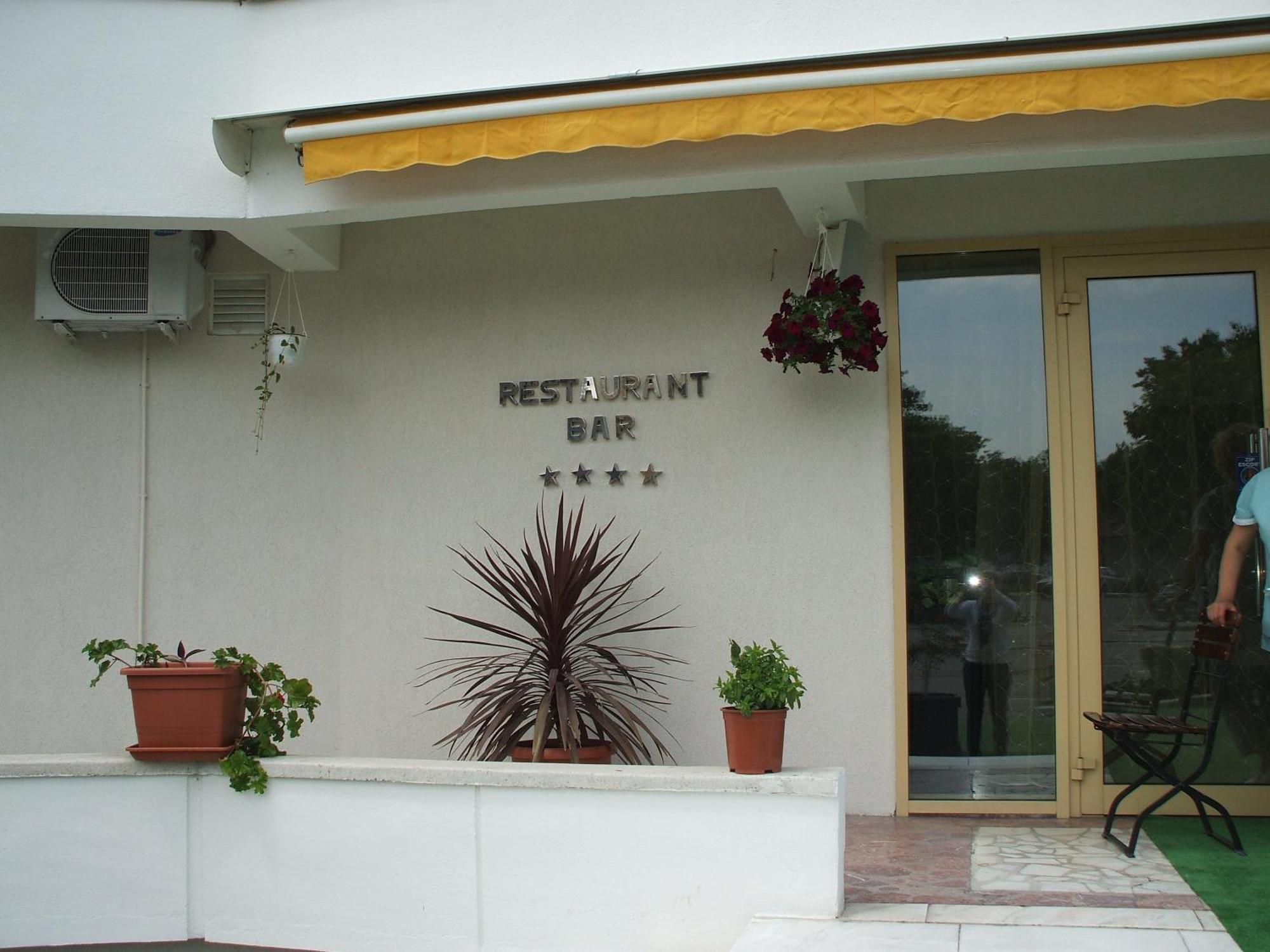 Hotel Condor Mamaia Extérieur photo