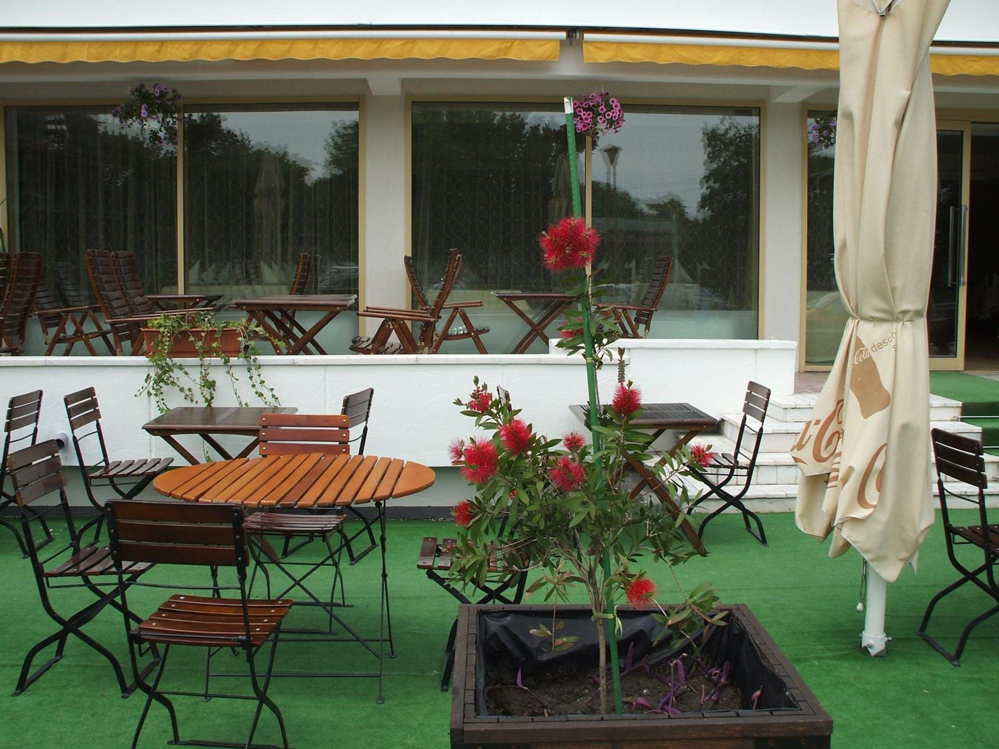 Hotel Condor Mamaia Extérieur photo