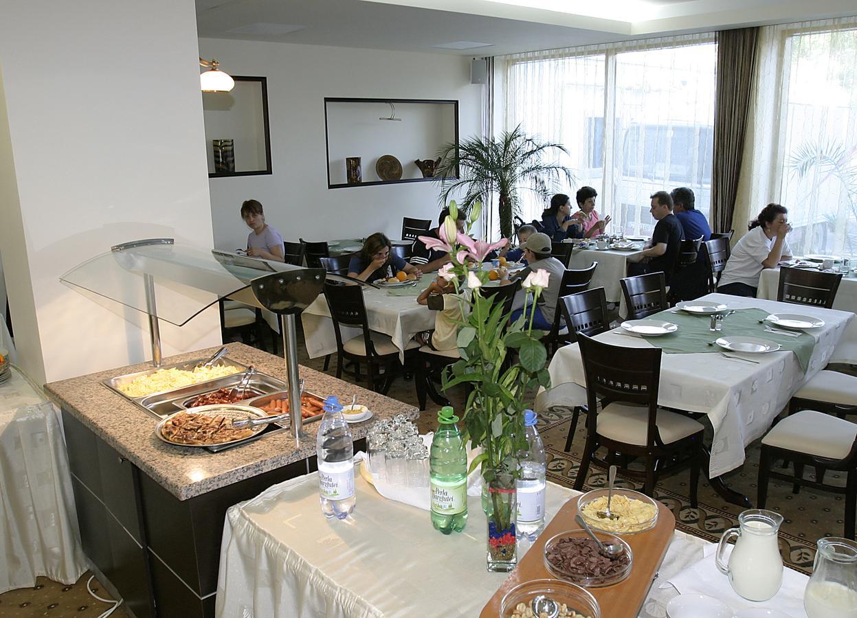 Hotel Condor Mamaia Extérieur photo